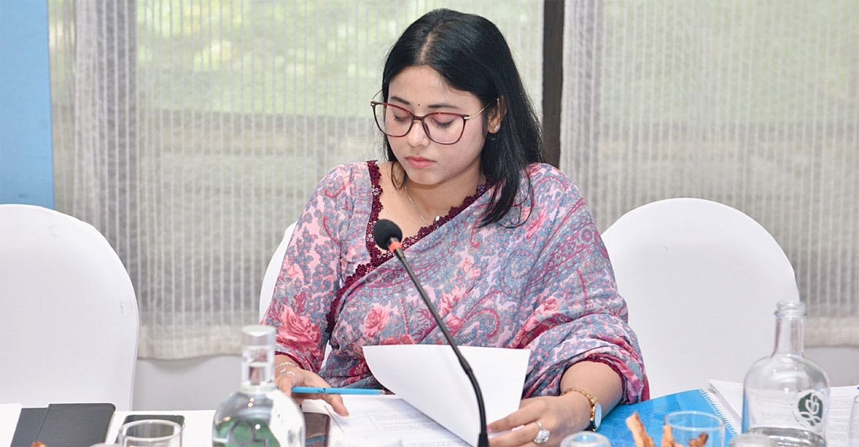 ‘സ്ഥാനാർഥിത്വം പ്രഖ്യാപിക്കുമ്പോൾ ഓൺലൈൻ ക്ലാസിൽ’: പ്രായം കുറഞ്ഞ എംപിമാരിൽ ഒരാൾ, ഇനി ക്രിക്കറ്റ് താരത്തിന്റെ ഭാര്യ; ആരാണ് പ്രിയ സരോജ്?