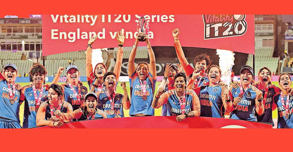അവസാന മത്സരം തോറ്റെങ്കിലും ചരിത്രമെഴുതി ഇന്ത്യൻ വനിതാ ടീം; ഇംഗ്ലണ്ടിൽ ആദ്യ ട്വന്റി20 പരമ്പര നേട്ടം