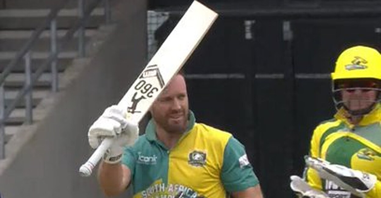 ഇംഗ്ലണ്ടിനെതിരെ 41 പന്തിൽ സെഞ്ചറി, ഇത്തവണ ഓസീസിനെതിരെ 39 പന്തിൽ; ഡിവില്ലിയേഴ്സ് ‘അടി തുടരുന്നു’, 4-ാം കളിയിലും ജയമില്ലാതെ ഇന്ത്യ!