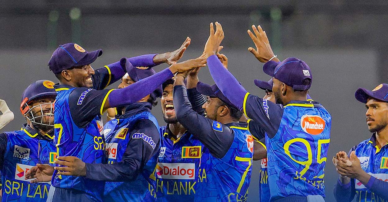 ഇസ്‍ലാമാബാദ് സ്ഫോടനത്തിനു പിന്നാലെ ലങ്കൻ ക്രിക്കറ്റ് താരങ്ങൾ മടങ്ങുന്നു; നഖ്‍വിയുടെ അനുനയവും ഫലിച്ചില്ല; നാണംകെട്ട് പാക്കിസ്ഥാൻ