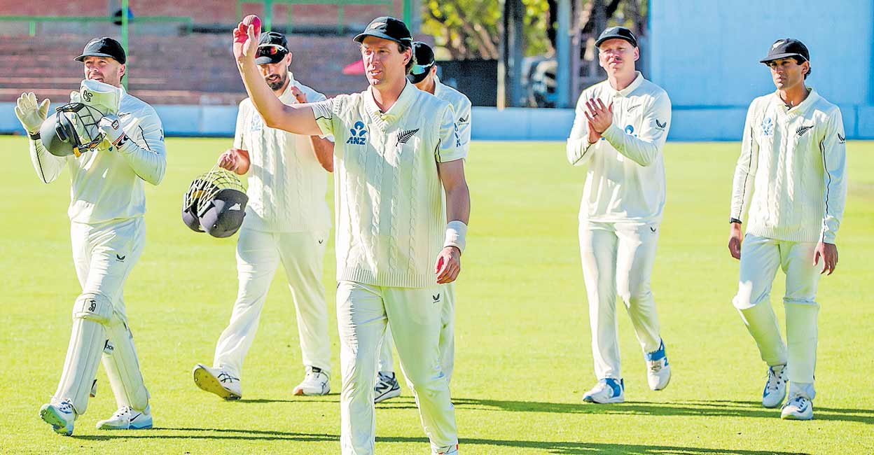 6 വിക്കറ്റുമായി ആഞ്ഞടിച്ച് മാറ്റ് ഹെൻറി; 9 വർഷത്തിനു ശേഷമുള്ള ടെസ്റ്റ് മുഖാമുഖത്തിൽ സിംബാബ്‌വെ 149ന് പുറത്ത്