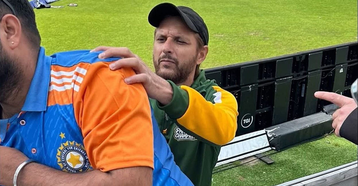 സെമിയിലും മുഖാമുഖം വന്നതോടെ ‘കുടുങ്ങിയ’ ഇന്ത്യയെ പരിഹസിച്ച് അഫ്രീദി; പൊരുതിനേടിയ സെമി തന്നെ ത്യജിച്ച് ഇന്ത്യൻ ‘സർജിക്കൽ സ്ട്രൈക്ക്’- വിഡിയോ