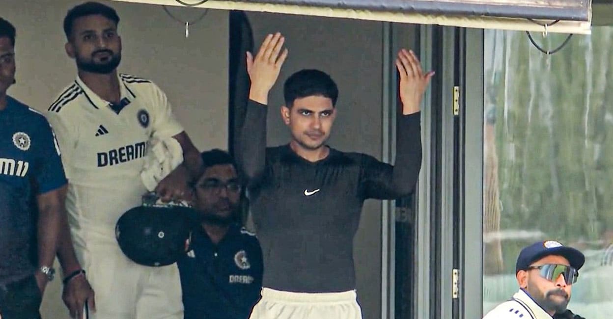 ഗില്ലിന്റെ ആ വിളി വൈറലാണ്! വസ്ത്രത്തെച്ചൊല്ലി വിവാദം; ഇന്ത്യൻ ക്യാപ്റ്റനെതിരെ നടപടി വരുമോ?