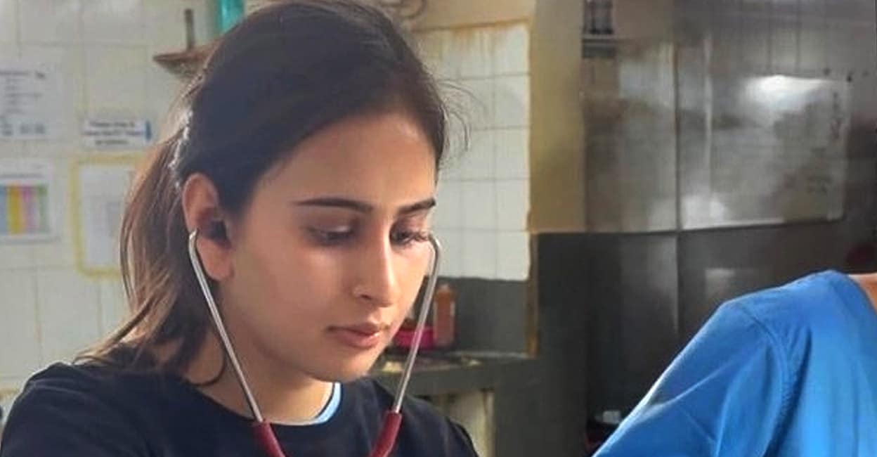 മുംബൈയിൽ തികച്ചും സ്വകാര്യമായി സംഘടിപ്പിച്ച ചടങ്ങിൽ വിവാഹനിശ്ചയം; ആരാണ് അർജുൻ തെൻഡുൽക്കറിന്റെ ഭാവി വധു സാനിയ ചന്ദോക്ക്?