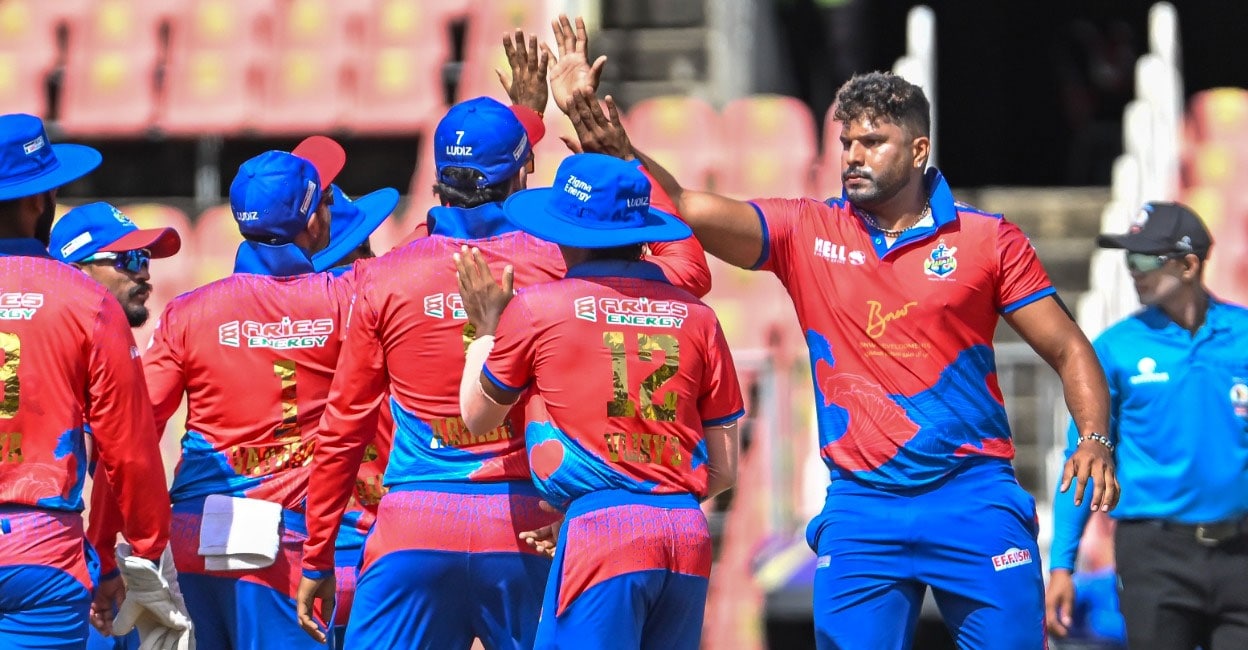 ആലപ്പിയെ 4 വിക്കറ്റിന് വീഴ്ത്തി; കൊല്ലം സെയിലേഴ്സ് കെസിഎൽ സെമിയിൽ