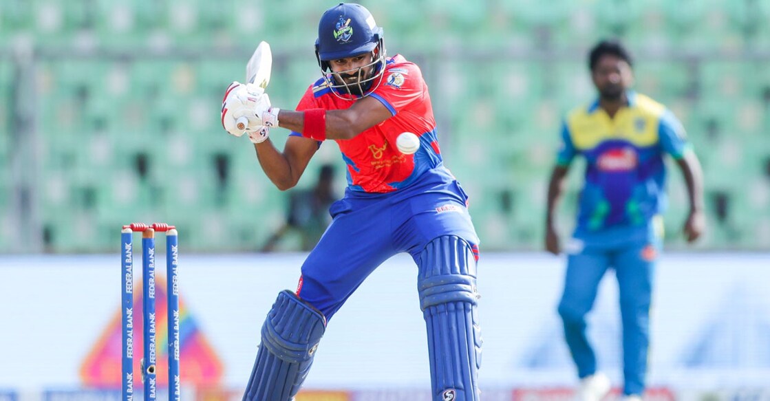 
തൃശൂർ ടൈറ്റൻസിനെതിരായ മത്സരത്തിൽ കൊല്ലം താരം ഭരത് സൂര്യയുടെ ബാറ്റിങ് (Photo Arranged)