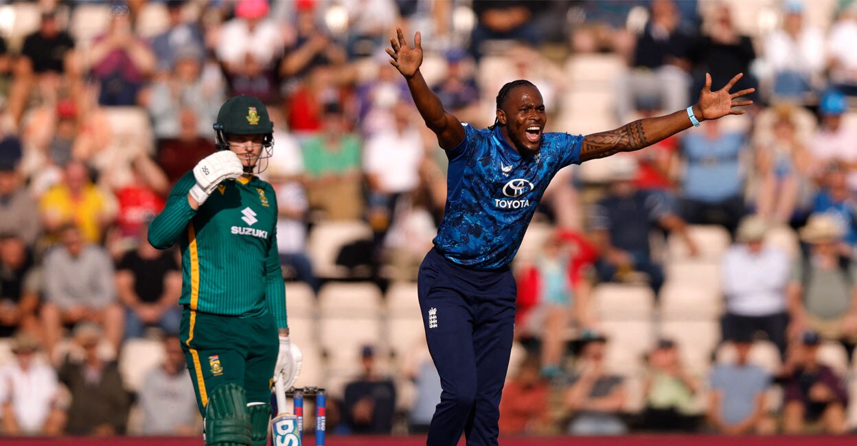 ഇംഗ്ലണ്ട്: 414/5, ദക്ഷിണാഫ്രിക്ക 72 റൺസ് ഓൾ ഔട്ട്; കാര്യവട്ടത്ത് ഇന്ത്യ നേടിയ റെക്കോർഡ് ഇനി പഴങ്കഥ!