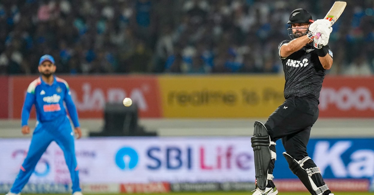 സെഞ്ചറിക്ക് പകരം സെഞ്ചറി, പക്ഷേ ‘എക്സ്ട്രാ’ ഒരു കാര്യം കൂടി; രണ്ടാം ഏകദിനത്തിൽ ഇന്ത്യയെ 7 വിക്കറ്റിന് തോൽപ്പിച്ച് ന്യൂസീലൻഡ്