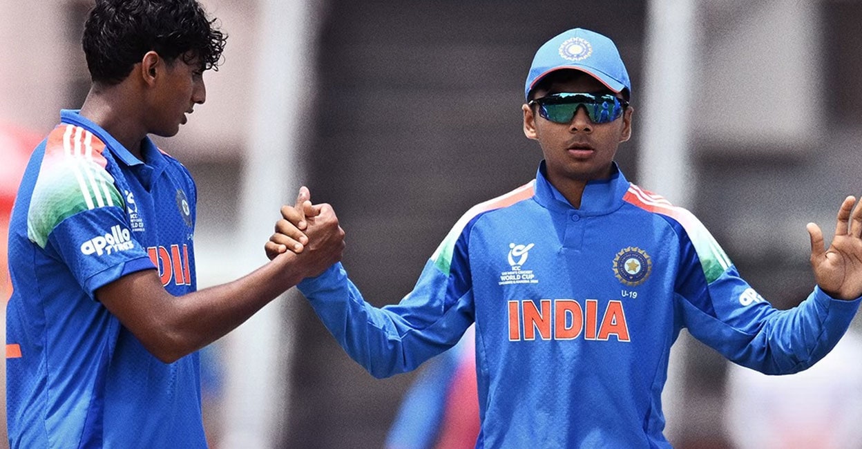 ഇന്ത്യയ്ക്ക് എന്ത് അമേരിക്ക! മഴയിലും കൗമാരപ്പടയുടെ ‘മിന്നലാക്രമണം’; യുഎസിനെ ആറു വിക്കറ്റിന് വീഴ്ത്തി ലോകകപ്പിൽ വിജയത്തുടക്കം