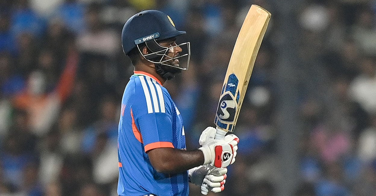 അഭിഷേക് (പൂജ്യം),ക്യാപ്റ്റൻ സൂര്യ (എട്ട്),പാണ്ഡ്യ (രണ്ട്); തോൽവിയിൽ കുറ്റം മുഴുവൻ സഞ്ജുവിന്, ഗില്ലിനെ കൊണ്ടുവരണമെന്നും ആവശ്യം