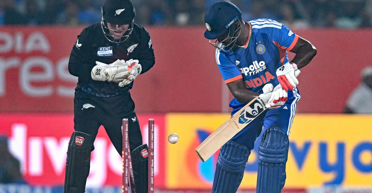 നിന്ന നിൽപിൽ അടിക്കാന്‍ ശ്രമം, സഞ്ജുവിന്റെ വിക്കറ്റു പോയത് വെറുതെയല്ല! വലിയ പിഴവെന്ന് ഗാവസ്കർ