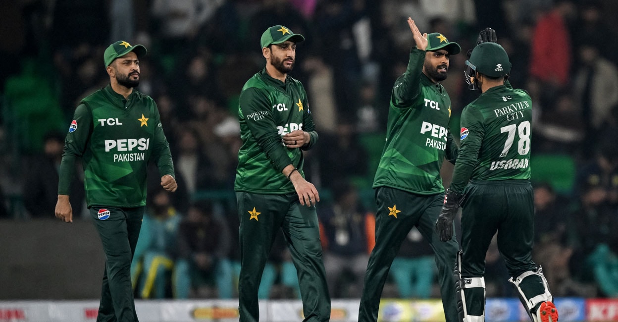 പണം ഇറക്കണമെങ്കിൽ പാക്ക് താരങ്ങളെ പുറത്താക്കണം! ‘ദ് ഹണ്ട്രഡിൽ’ അപ്രഖ്യാപിത വിലക്ക്, ഒഴിവാക്കാൻ ‘ഇന്ത്യൻ’ ടീമുകൾ