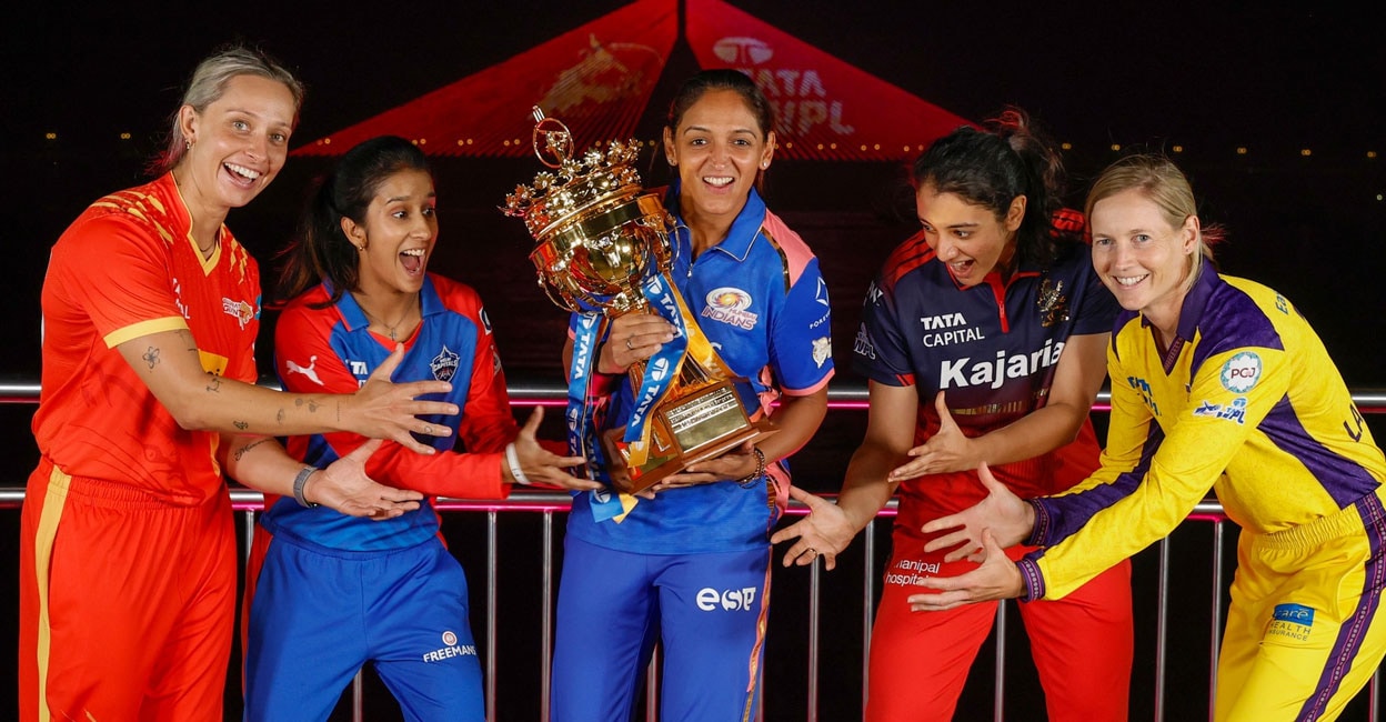 രണ്ടു കപ്പടിച്ച മുംബൈ, മൂന്നു ഫൈനലും തോറ്റ ഡൽഹി; റോയലാകാൻ ആർസിബി; ഒരു ട്രോഫി; 5 ടീമുകൾ