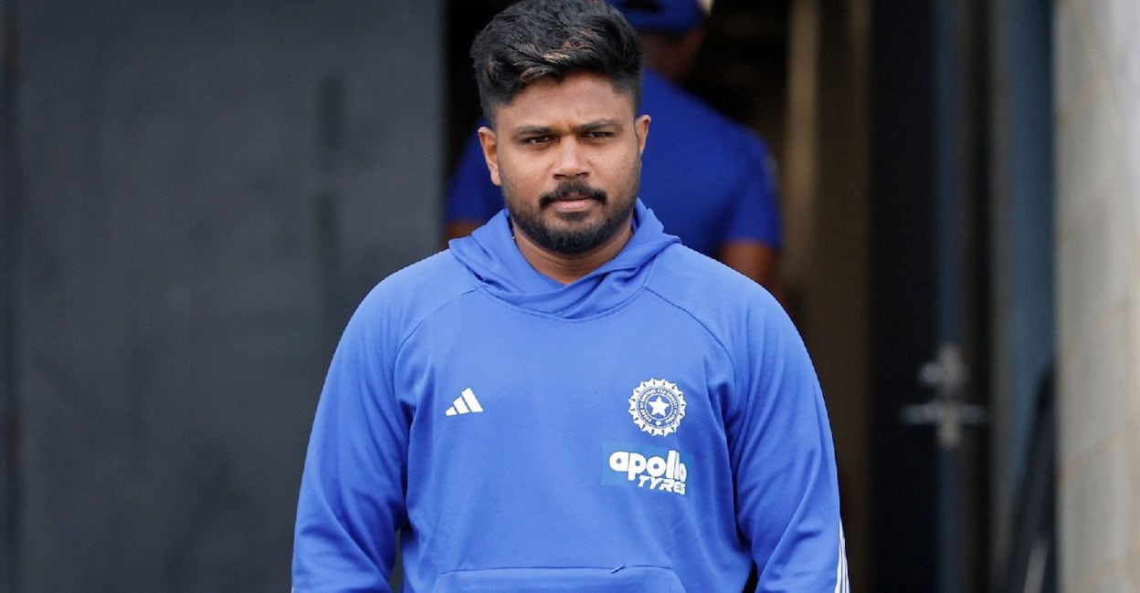 പവർപ്ലേയിൽ സ്പിന്നർമാരെ എങ്ങനെ നേരിടും? ഇത് സഞ്ജുവിനെ കൊണ്ടുവരേണ്ട സമയം: പിന്തുണച്ച് മുൻ ഇന്ത്യൻ താരം