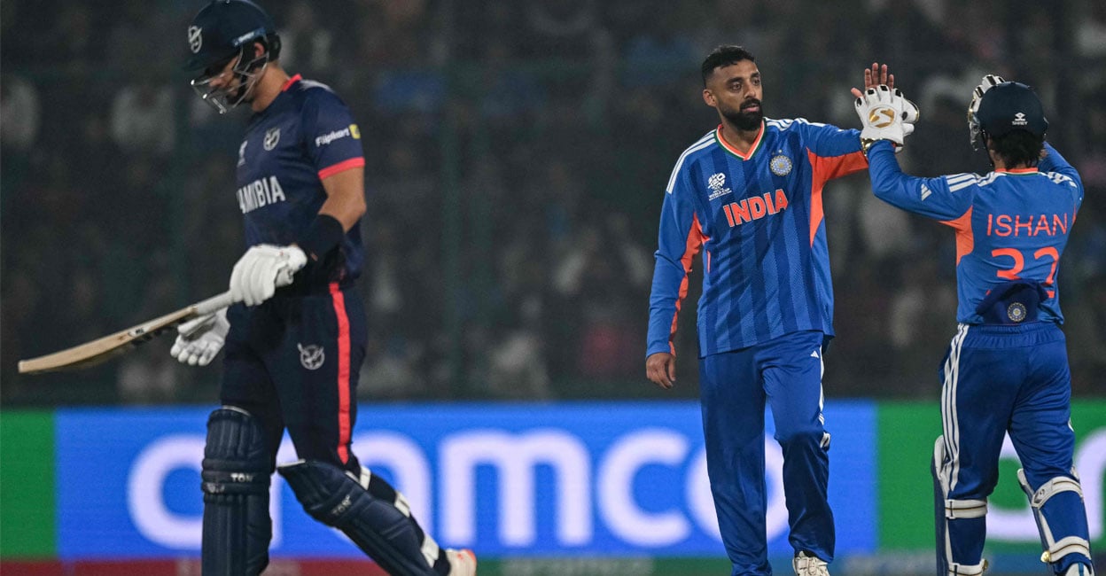 നമീബിയയും നമിച്ചു! ഇന്ത്യയ്ക്ക് കൂറ്റൻ ജയം; ‘കറക്കി വീഴ്ത്തി’ വരുൺ, 3 വിക്കറ്റ്; പാക്കിസ്ഥാനെ മറികടന്ന് ഒന്നാമത്