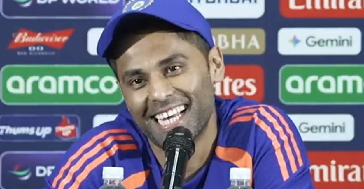 ‘അഭിഷേകിനോ തിലകിനോ പകരം സഞ്ജുവിനെ കളിപ്പിക്കാനോ? ഹഹഹ...’: ചിരിച്ചുതള്ളി സൂര്യ; ക്യാപ്റ്റൻ അപമാനിച്ചെന്ന് ആരാധകർ– വിഡിയോ