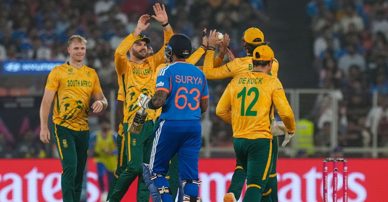 ആ ‘വീക്ക്‌നെസിൽ’ തന്നെ പിടിച്ചു, മോദി സ്റ്റേഡിയത്തിൽ ഇന്ത്യയെ നാണംകെടുത്തി ദക്ഷിണാഫ്രിക്ക; ലോകകപ്പിലെ ഏറ്റവും വലിയ തോൽവി