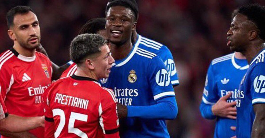 ജിയാൻലുക്ക പ്രെസ്റ്റിയാനിയും വിനീസ്യൂസും മത്സരത്തിനിടെ തർക്കിക്കുന്നു.
