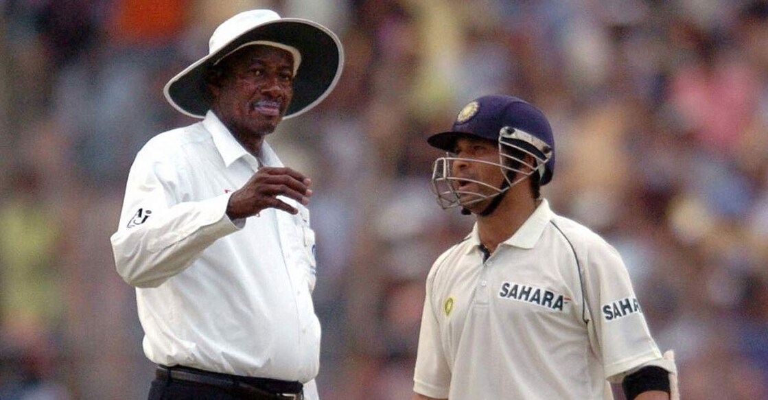  അംപയർ സ്റ്റീവ് ബക്നറും സച്ചിൻ തെൻഡുക്കറും (X/@toisports)