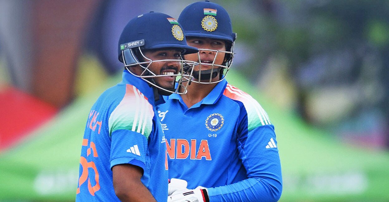 ഇന്ത്യയുടെ റെക്കോർഡ് സ്കോറിൽ പകച്ചു, തോൽവിയറിയാത്ത ഇംഗ്ലണ്ട് തവിടുപൊടി, ഇത് സമ്പൂർണ ആധിപത്യം