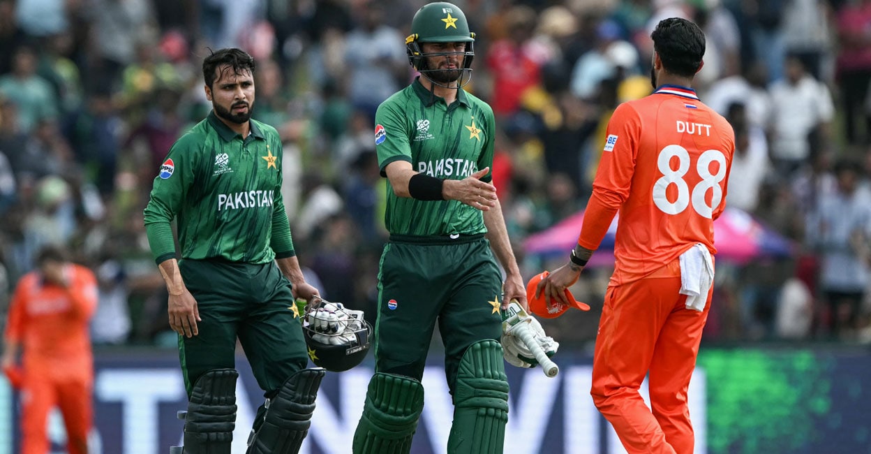 അട്ടിമറിയിൽനിന്ന് രക്ഷപെട്ട് പാക്കിസ്ഥാൻ, വിറപ്പിച്ച് കീഴടങ്ങി നെതര്‍ലൻഡ്സ്; ലോകകപ്പിൽ മൂന്നു വിക്കറ്റ് വിജയം