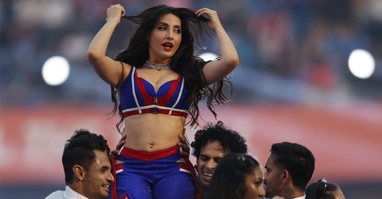 കിടിലൻ റാപ്പും അടിപൊളി ഡാൻസും; വാങ്കഡെയെ ഇളക്കിമറിച്ച് ബാദ്ഷായും നോറയും– വിഡിയോ/ചിത്രങ്ങൾ