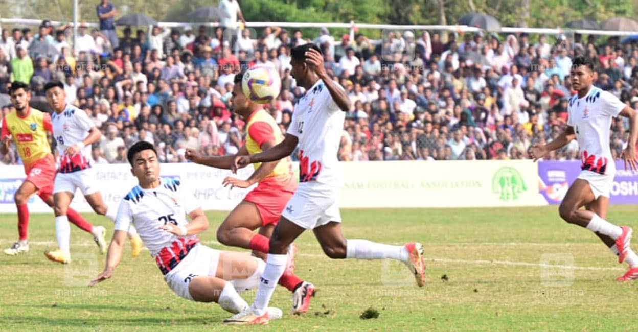 ഫുൾ ടൈം പ്രതിരോധം, അധിക സമയത്ത് ആക്രമണം; കുതിച്ചുപാഞ്ഞ കേരളത്തെ തടഞ്ഞ് ഗഗൻദീപ്; സർവീസസിന് സന്തോഷം