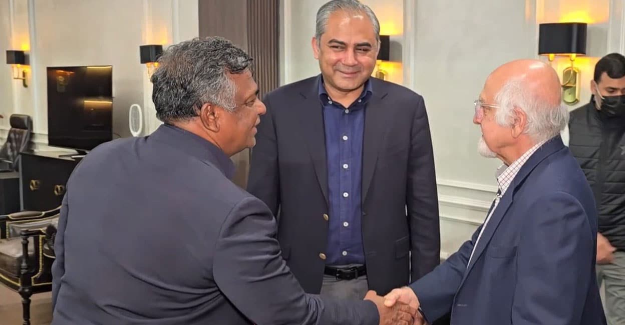 ഇന്ത്യയ്‌ക്കെതിരെ കളിക്കില്ലെന്ന് പ്രഖ്യാപിച്ച പാക്കിസ്ഥാന് ഇപ്പോൾ ത്രിരാഷ്ട്ര പരമ്പരയും വേണം: വിചിത്ര ഉപാധികളുമായി പിസിബി