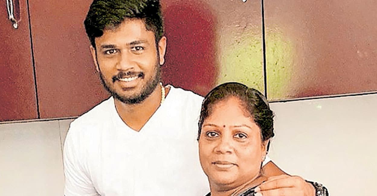 ആശുപത്രിക്കിടക്കയിൽനിന്ന് മകന്റെ ഉജ്വല പ്രകടനങ്ങൾ കണ്ട് അമ്മ; സങ്കടപ്പെട്ടു കരഞ്ഞ സഞ്ജുവിനോട് അന്ന് സാംസൺ പറഞ്ഞത്