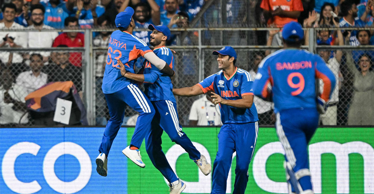 മാസ്ക്, തൊപ്പി, ഒപ്പമൊരു പൊലീസുകാരനും; ട്രെയിനിൽ ‘ഒളിച്ചിരുന്ന്’ നാട്ടിലെത്തി ലോകകപ്പ് താരം; ടിടിഇക്കും മനസ്സിലായില്ല