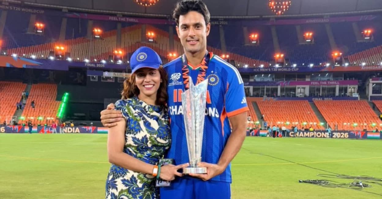 വീട്ടിലെത്താൻ ട്രെയിൻ പിടിച്ച് ലോകകപ്പ് സൂപ്പർ താരം, തിരിച്ചറിഞ്ഞ ടിടിആറിനെ ഭാര്യ പറഞ്ഞുവിട്ടു