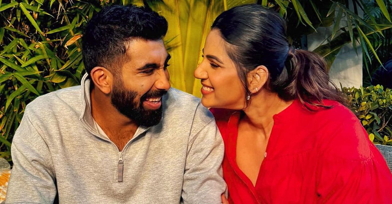 വിവാഹ വാർഷിക ആശംസ രണ്ടു വാക്കില്‍ ഒതുക്കി, ‘കിഡ്നി ടച്ചിങ് ക്യാപ്ഷനെന്ന്’ മറുപടി, ബുമ്രയെ ട്രോളി സഞ്ജന ഗണേശൻ