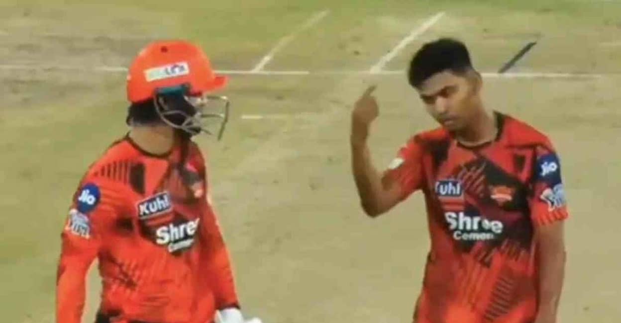 ‘ഗോ ടു പവലിയൻ..’: ക്യാപ്റ്റൻ ഇഷാൻ കിഷനോട് ‘കലിപ്പിച്ച്’ സഹതാരം; സൺറൈസേഴ്‌സ് ടീമിൽ ഉടക്ക്? – വിഡിയോ