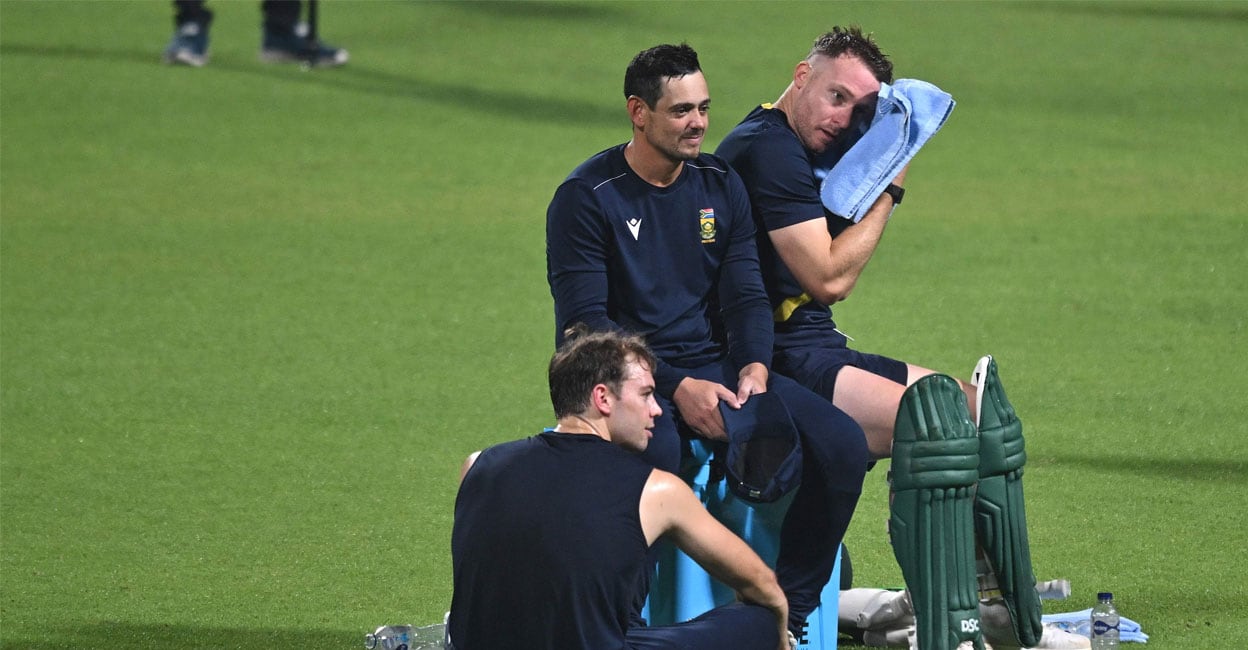 ഇനിയെങ്കിലും 200 കടക്കണം, ത്രോഡൗൺ ക്ലാസിൽ ‘പഠിച്ച്’ കിവീസ്, പുത്തൻ ‘സ്ട്രാറ്റജി’യുമായി ദക്ഷിണാഫ്രിക്ക; ഈഡൻ മോഹം!