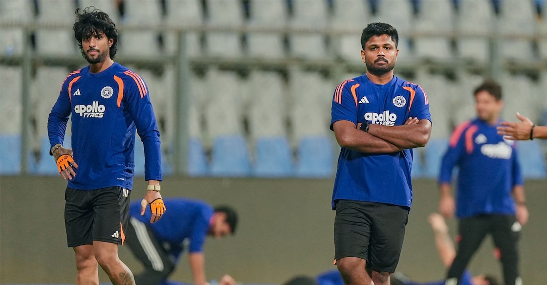 ട്വന്റി20 ലോകകപ്പിൽ ഇംഗ്ലണ്ടിനെതിരായ സെമിഫൈനലിനു മുന്നോടിയായി ഇന്ത്യൻ താരങ്ങളായ തിലക് വർമയും സഞ്ജു സാംസണും മുംബൈ വാങ്കഡെ സ്റ്റേഡിയത്തിൽ പരിശീലനത്തിൽ. (PTI Photo/Kunal Patil)