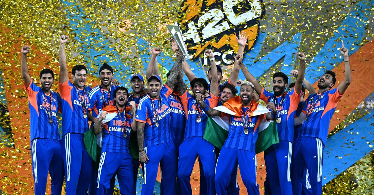 കലാശപ്പോരിൽ കിവികൾ വീണു! ട്വന്റി20 ലോകകപ്പിൽ മൂന്നാം കിരീടത്തിൽ മുത്തമിട്ട് ഇന്ത്യ; സഞ്ജു പ്ലെയർ ഓഫ് ദ് ടൂർണമെന്റ്