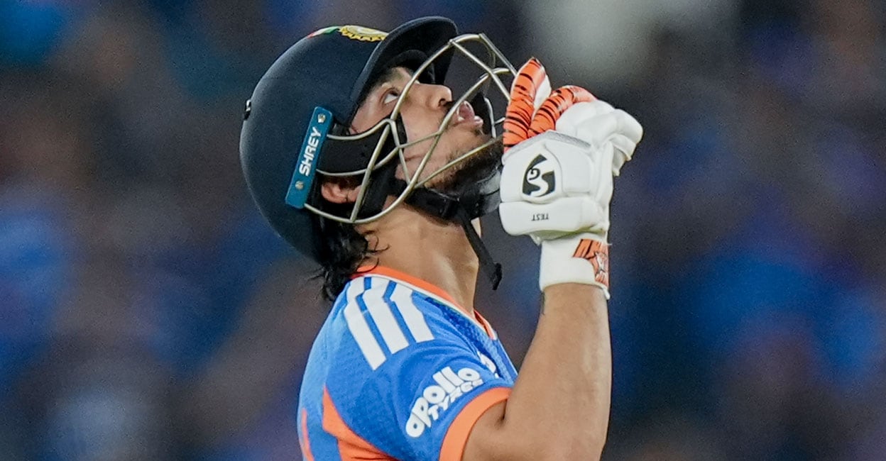 ‘അവനാകെ തകർന്നിരിക്കുകയായിരുന്നു’: കലാശപ്പോരിന് ഇഷാന്‍ ഇറങ്ങിയത് പ്രിയപ്പെട്ടവരുടെ വിയോഗ വേദന കടിച്ചമര്‍ത്തി