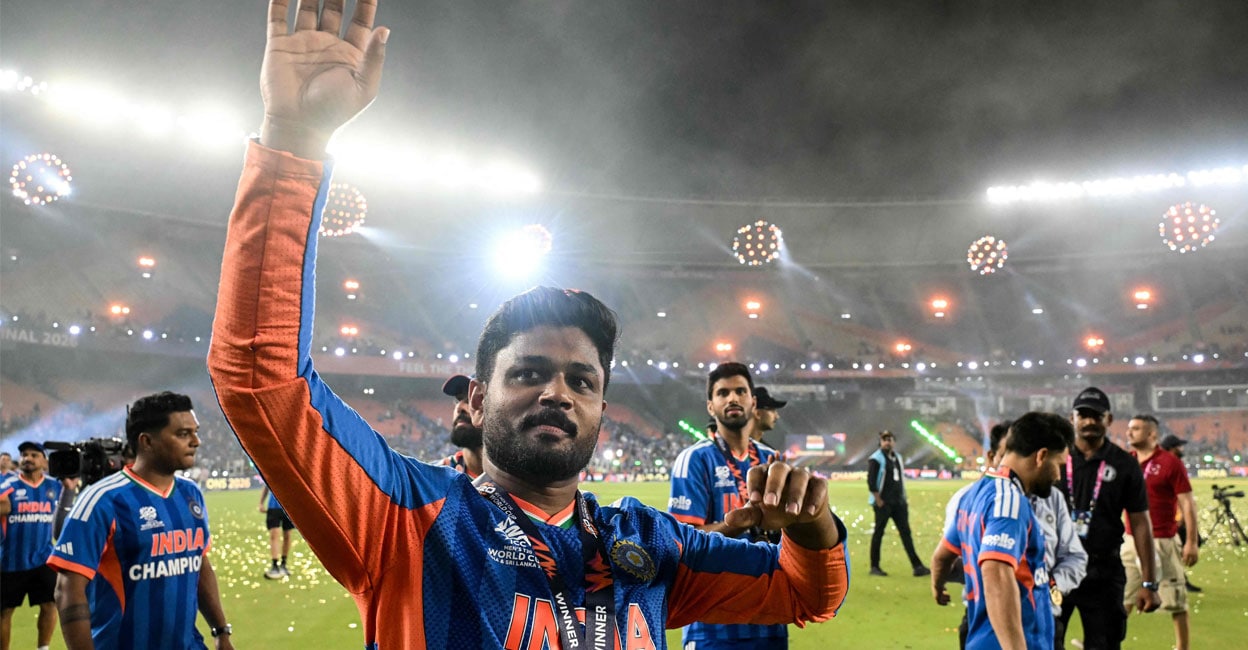 ‘നിന്നെക്കുറിച്ച് ഓർത്ത് വലിയ സന്തോഷം ചേട്ടാ’: സഞ്ജുവിനെ പുകഴ്ത്തി കിങ്; ലോകകപ്പ് ജയത്തിനു പിന്നാലെ കോലിയുടെ ഒരേയൊരു പോസ്റ്റ്