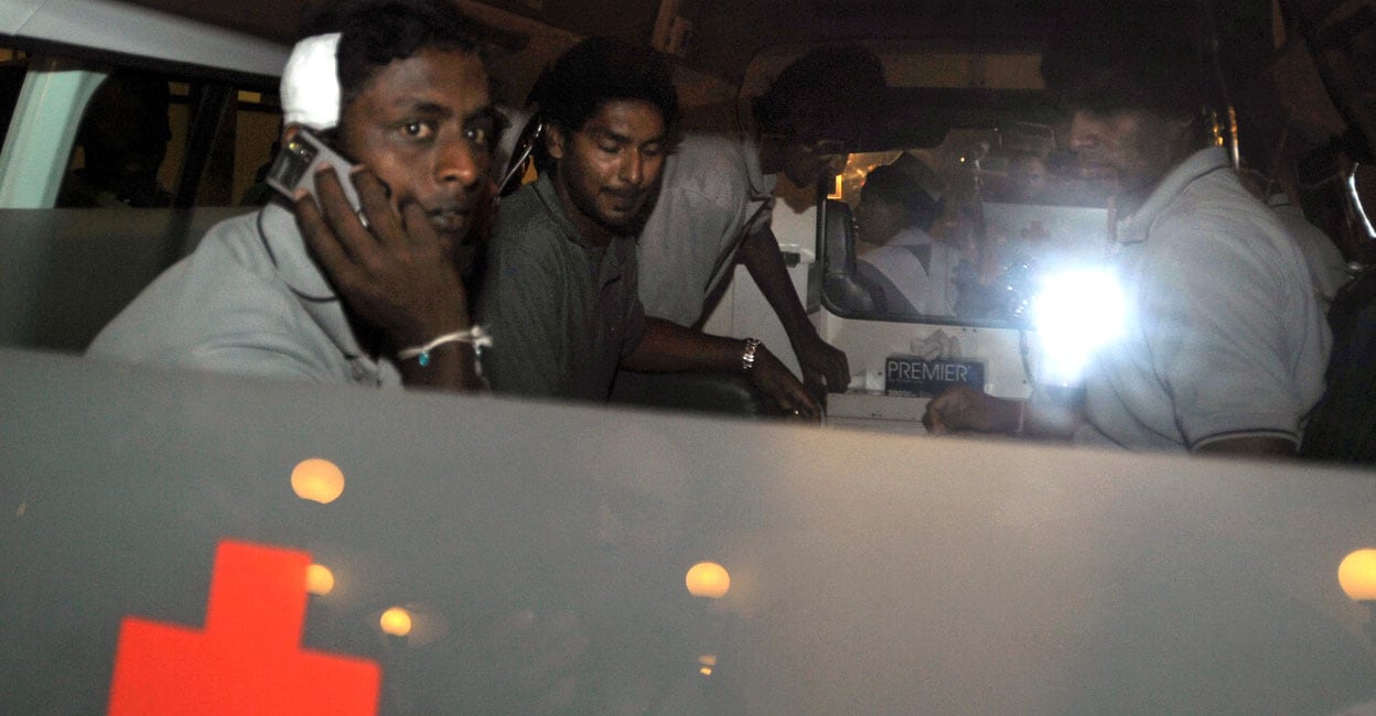 ‘ഇപ്പോഴും ശരീരത്തിൽ ചില്ല് കഷ്ണം തറഞ്ഞുകിടപ്പുണ്ട്’: പാക്കിസ്ഥാനിൽ നേരിട്ട ഭീകരാക്രമണത്തെക്കുറിച്ച് തുറന്നുപറഞ്ഞ് സംഗക്കാര