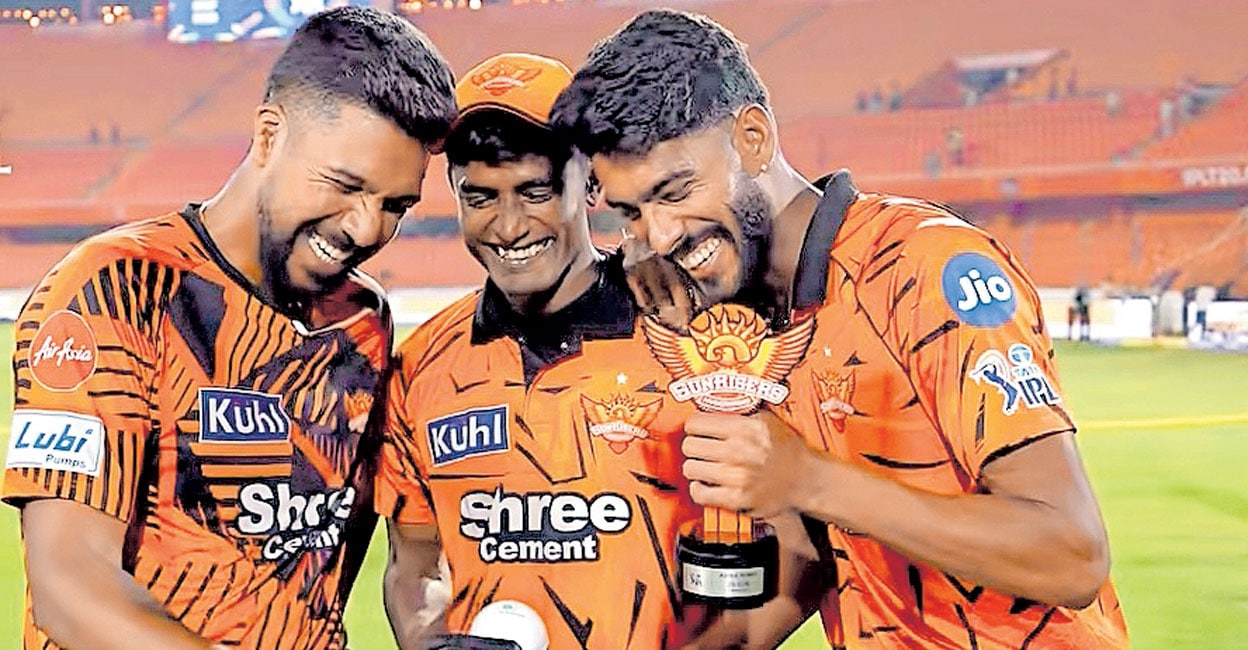 ആരോണിന്റെ അരുമകൾ! പ്രഫുൽ ഹിൻഗെയെയും സാകിബ് ഹുസൈനെയും ‘വളർത്തി’യെടുത്ത കോച്ച്