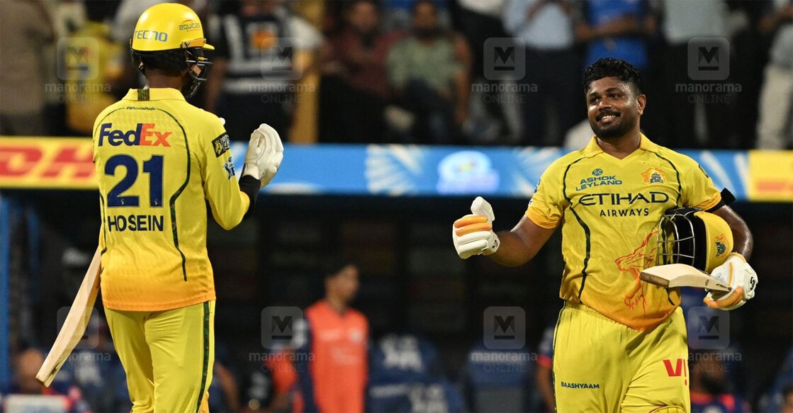 സെഞ്ചറി നേടിയ സഞ്ജു സാംസണിന്റെ ആഹ്ലാദം. ചിത്രം∙ ആർ.എസ്. ഗോപൻ, മനോരമ