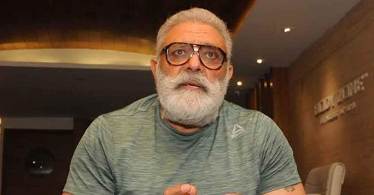 ‘ഒരു സ്ത്രീയുടെ സ്ഥാനം രാത്രിയിൽ...’: വിവാദ പരാമർശവുമായി യോഗ്‌രാജ് സിങ്, കേസെടുത്ത് പൊലീസ്; മുൻകൂർ ജാമ്യം തേടി യുവരാജിന്റെ പിതാവ്
