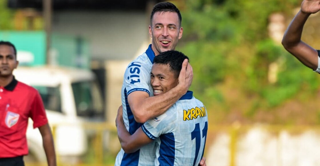 ഗോൾ നേട്ടം ആഘോഷിക്കുന്ന കേരള ബ്ലാസ്റ്റേഴ്സ് താരങ്ങൾ