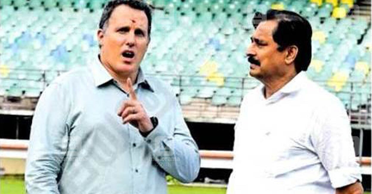 സ്റ്റേഡിയം ഓകെ! കൊച്ചി സ്റ്റേഡിയം പരിശോധിച്ച് അർജന്റീന ഫുട്ബോൾ ടീം പ്രതിനിധി