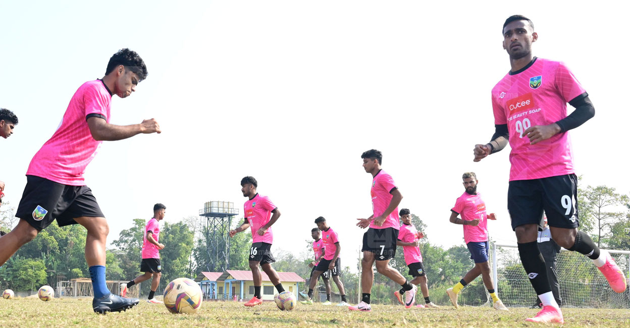 കേരള ടീം ദിബ്രുഗഡിൽ; കേരളത്തിന്റെ ആദ്യ മത്സരം നാളെ, സൗകര്യങ്ങളുമായി പൊരുത്തപ്പെടണമെന്ന് സംഘാടകർ