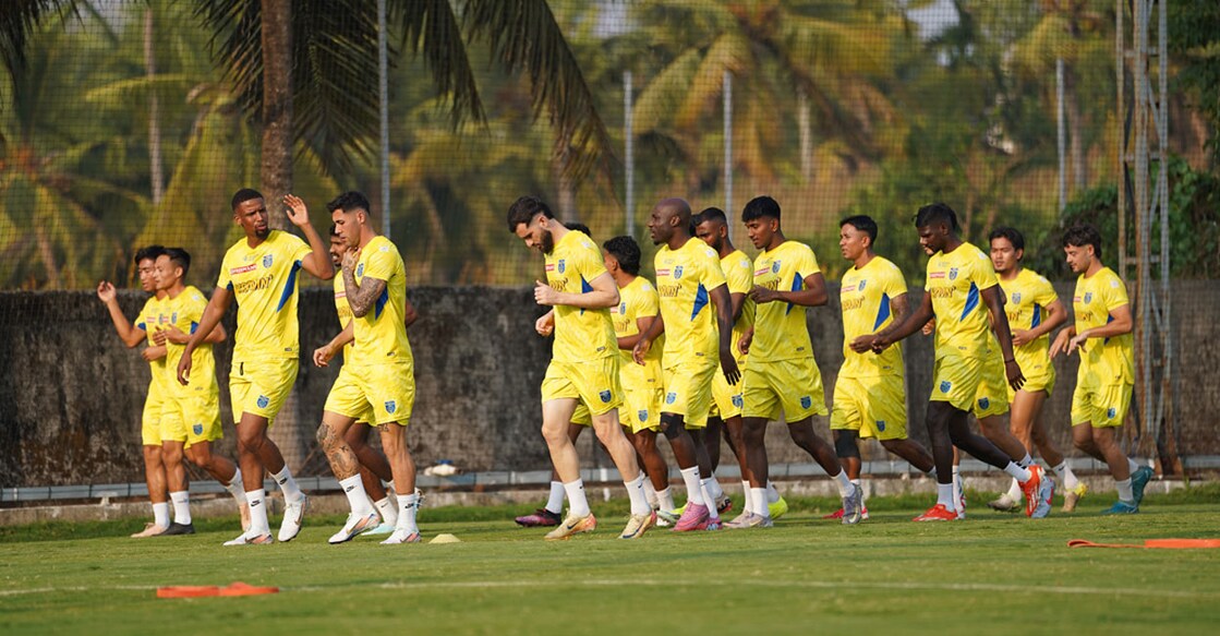 കേരള ബ്ലാസ്റ്റേഴ്സ് ടീം പരിശീലനത്തിൽ (KBFC)