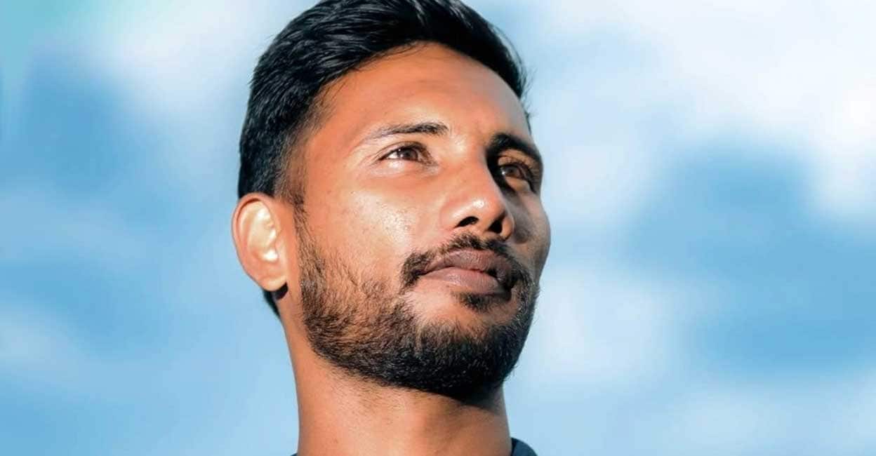 കാലിക്കറ്റ് എഫ്സി താരം റിജോണ് ജോസ് വാഹനാപകടത്തിൽ മരിച്ചു; ഗനി അഹ്മദ് നിഗത്തിന് ഗുരുതര പരുക്ക്