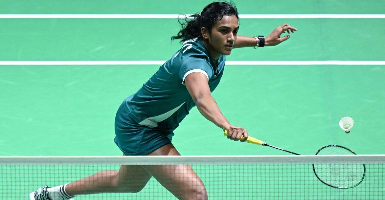 ‘തൊട്ടടുത്ത് സ്ഫോടനമുണ്ടായി, ജീവൻ രക്ഷിക്കാൻ ഓടി പരിശീലകൻ’; പി.വി. സിന്ധു ദുബായിൽ കുടുങ്ങി