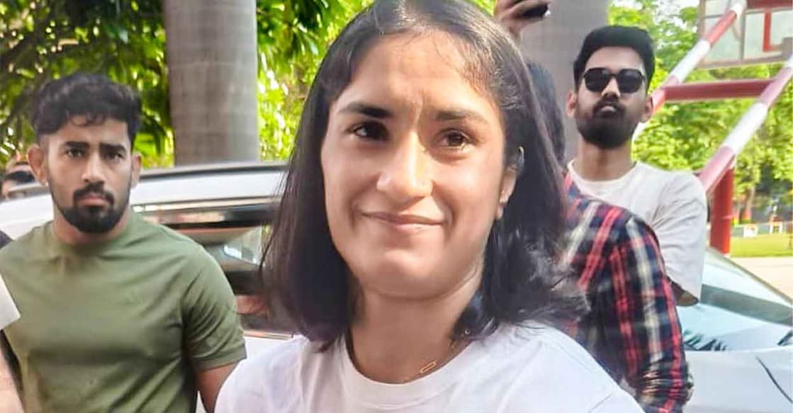 യുപിയിലെ ഗോണ്ടയിൽ ആരംഭിച്ച ദേശീയ ഓപ്പൺ റാങ്കിങ് ഗുസ്തി ടൂർണമെന്റിൽ പങ്കെടുക്കാനെത്തിയ ഒളിംപ്യൻ വിനേഷ് ഫോഗട്ട്. (PTI Photo)(PTI05_11_2026_000261B)