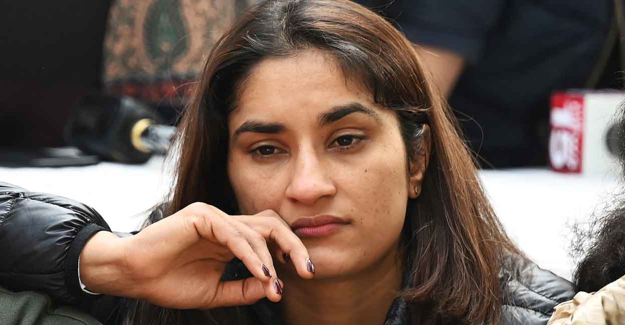 ‘മാതൃത്വം ആഘോഷിക്കപ്പെടുന്ന രാജ്യം, പ്രതികാരബുദ്ധി വേണ്ട; വിനേഷ് ഫോഗട്ട് മത്സരിക്കുന്നുണ്ടെന്ന് ഉറപ്പാക്കണം’: കേന്ദ്രത്തിന് കർശനനിർദേശം